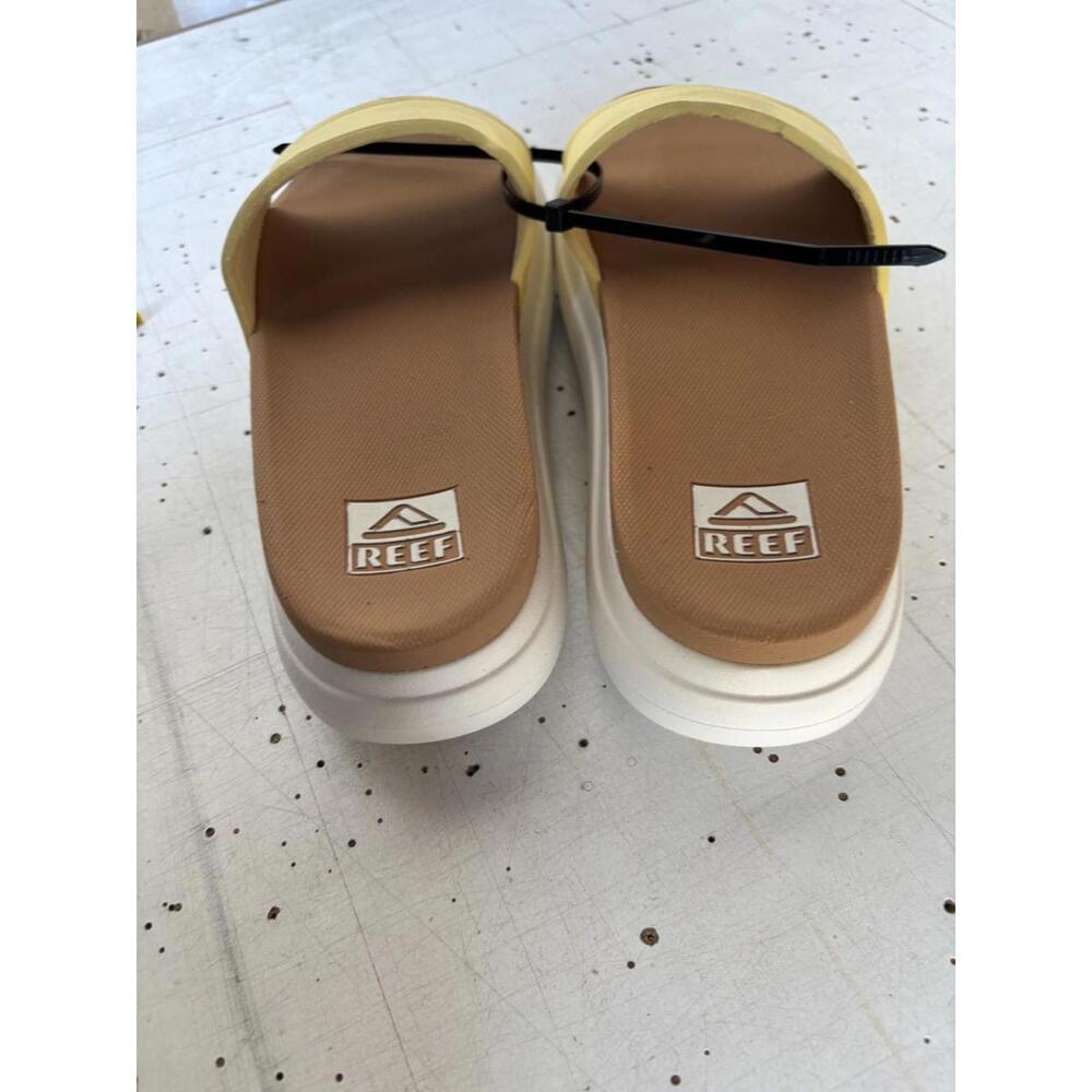 REEF Women's Cushion Bondi Bay Pale Banana Size 7 Medium Width Brand New - Picture 2 of 5